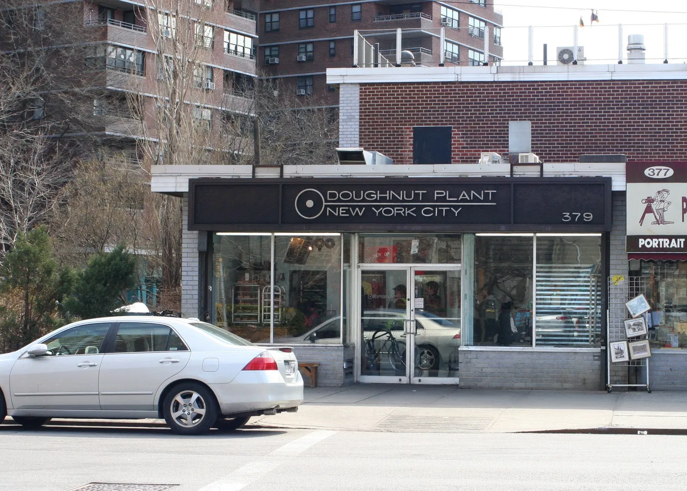 Doughnut Plant on Grand St, Manhattan. Photo by whitneyinchicago. (CC BY 2.0)